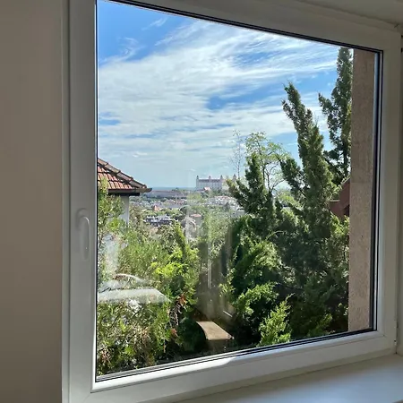 Sulekova 52a * Pozsony